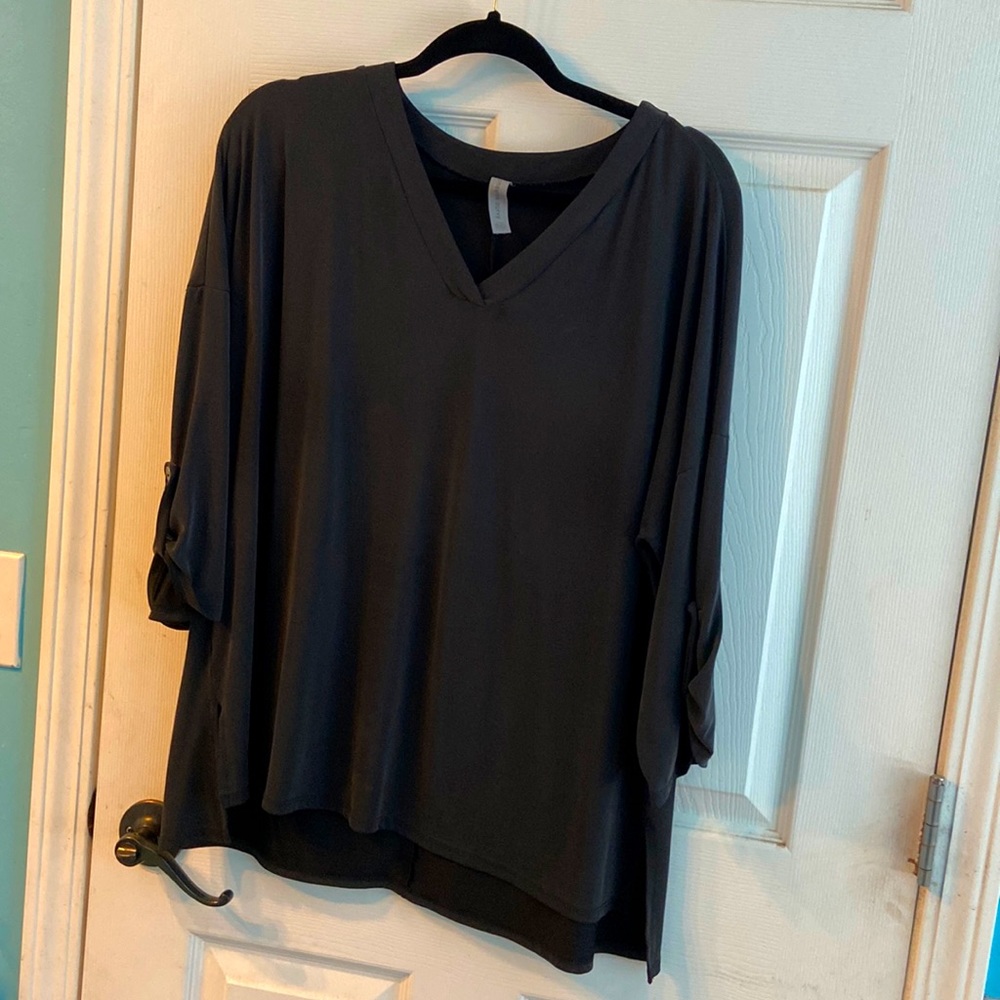 Black 3/4 sleeve top